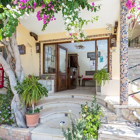 Pensjonat Cemil Kaş